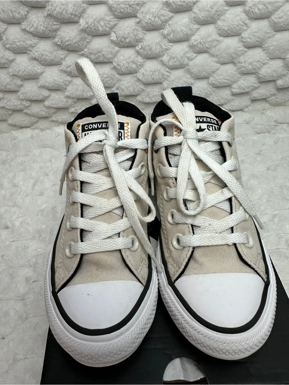 Converse Mid-Top Sneakers in Off-White/Cream Size 13